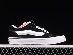 Vans Knu-Skool 'Black White' en internet