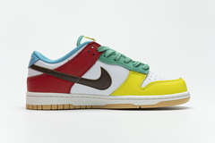 Nike Dunk Low SE 'Free.99 - White' en internet
