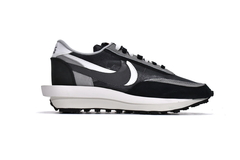 Sacai x LDWaffle 'Black' en internet