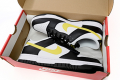 Nike Dunk Low 'Black Opti Yellow' en internet