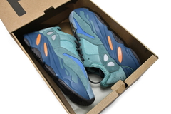 Adidas Yeezy Boost 700 "Faded Azure" - comprar online