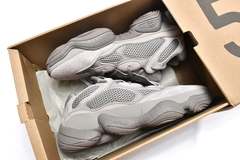 Adidas Yeezy 500 'Ash Grey' en internet