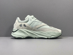 Adidas Yeezy Boost 700 'Salt' en internet