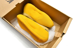 Adidas Yeezy Knit Runner 'Sulfur' en internet