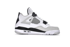 Air Jordan 4 Retro 'Military Black' en internet