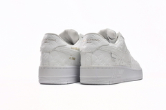 Nike Air Force 1 Triple White x Louis Vuitton en internet
