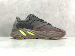 Adidas Yeezy Boost 700 “Mauve” en internet