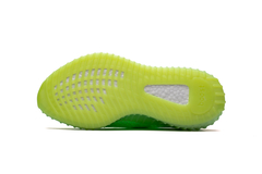 Adidas Yeezy Boost 350 V2 GID 'Glow' en internet