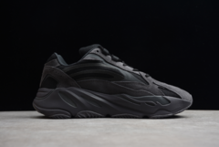 Adidas Yeezy Boost 700 V2 "Vanta" en internet