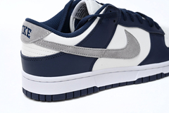 Nike Dunk Low 'Midnight Navy Smoke Grey' en internet