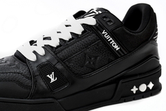 Louis Vuitton Trainer "Black Embossed Monogram" en internet