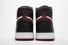 Air Jordan 1 Retro High OG 'Bloodline' en internet