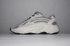 Adidas Yeezy Boost 700 V2 "Static" en internet
