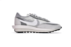 Sacai x LDWaffle 'Summit White' en internet