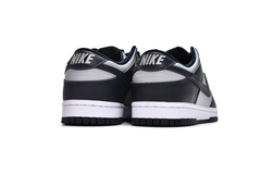 Nike Dunk Low 'Georgetown' en internet