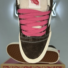 STOCK - Vans Knu-Skool en internet
