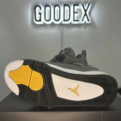 STOCK - Jordan 4 Retro 'Cool Grey' en internet
