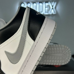 STOCK - Air Jordan 1 Low 'Light Smoke Grey' en internet