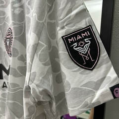 BAPE x Inter Miami CF Camo Tee en internet