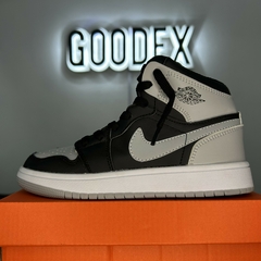 STOCK - (NIÑOS) Air Jordan 1 Retro Mid 'Shadow' - comprar online