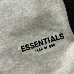 Short Essentials x Fear of god - comprar online