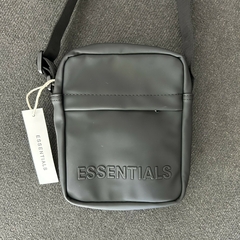 Crossbody Bag Essentials x Fear of God en internet