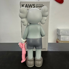 KAWS Share Vinyl Figure - comprar online