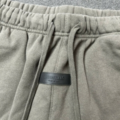 Short Essentials x Fear of god - comprar online