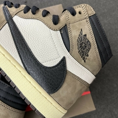 STOCK - Air Jordan 1 Retro High OG 'Mocha' x Travis Scott - tienda online