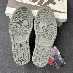 Imagen de STOCK - Air Jordan 1 Retro Low OG SP 'Olive' x Travis Scott