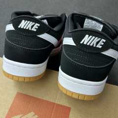 Imagen de STOCK - Nike SB Dunk Low "Black Gum"