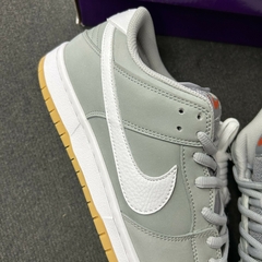 STOCK - Nike SB Dunk Low ISO "Wolf Grey Gum" - Goodex