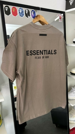Remera Essentials x Fear of God en internet