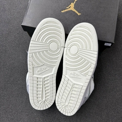 STOCK - Air Jordan 1 Low 'Paris'