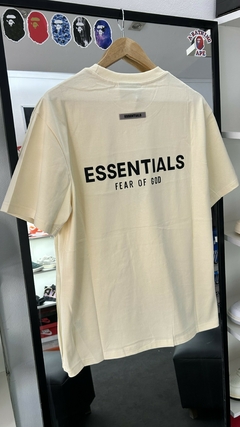 Remera Essentials x Fear of God en internet