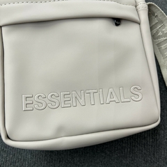 Crossbody Bag Essentials x Fear of God en internet