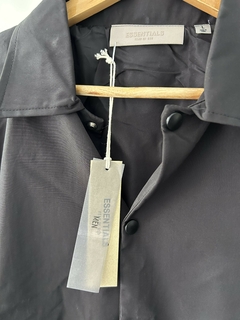Chaqueta Essentials x Fear Of God en internet