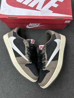 STOCK - Air Jordan 1 Low 'Mocha' x Travis Scott en internet