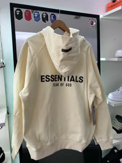 Hoodie Essentials en internet