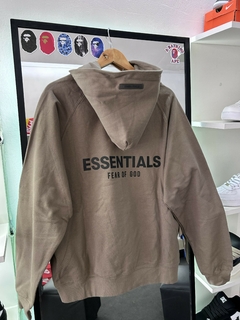 Hoodie Essentials en internet