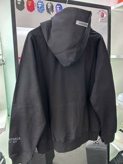 Hoodie Essentials en internet