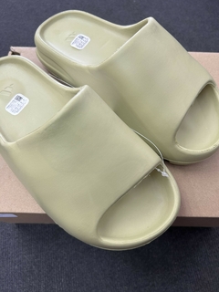 STOCK - Adidas Yeezy Slides "Resin" - Goodex