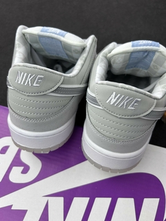 STOCK - Nike SB Dunk Low White Lobster (Friends & Family) - tienda online