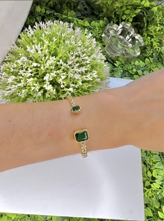 Bracelete esmeralda e cristais na internet
