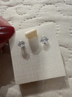 Brinco ponto de luz Thassia 4mm/ródio branco - Ella Semijoias e Acessórios de Luxo