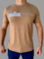 Camisa de cor marrom com estampa "sallo jeans" em destaque.