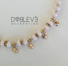 Gargantilla cristal y dijes - Nude y dorado en internet