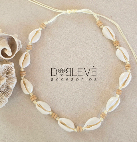 Gargantilla buzios y madera natural - comprar online