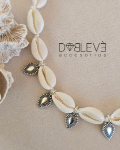 Gargantilla BUZIOS y hojitas en internet