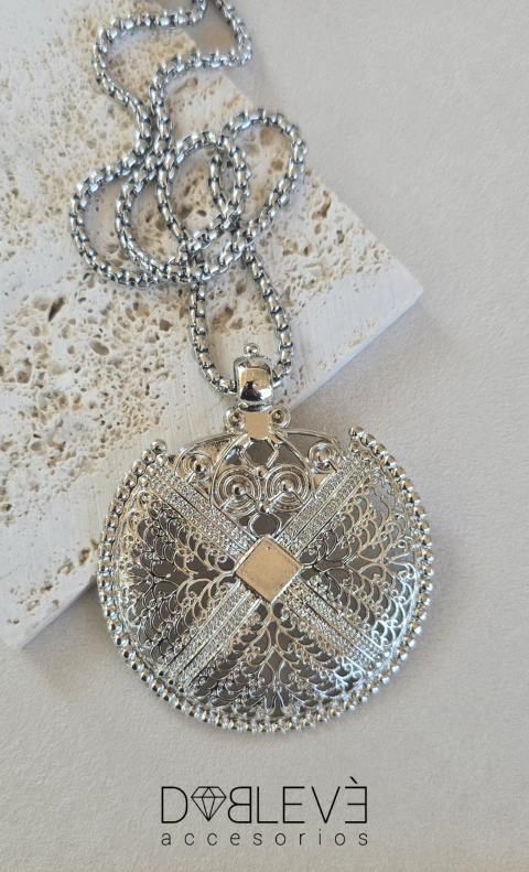 Collar MEDALLÓN - comprar online
